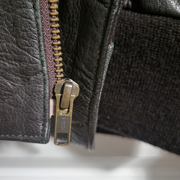 Men's Classic Vintage 90s Black Leather Bomber Jacket - Picture 5 of 8